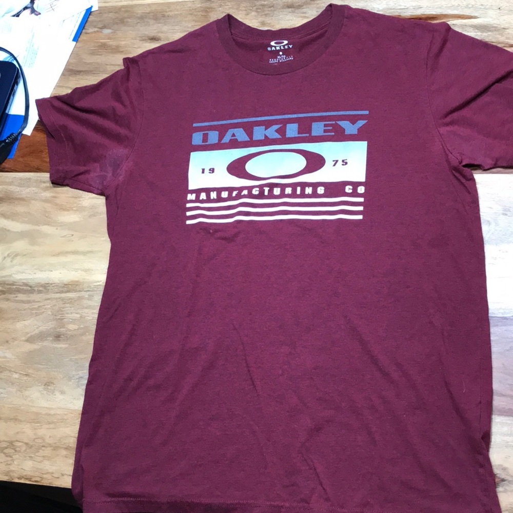 Men’s Oakley T-short